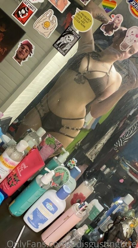 ddisgustingtxre star naked photos