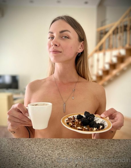 dindondin art model photos