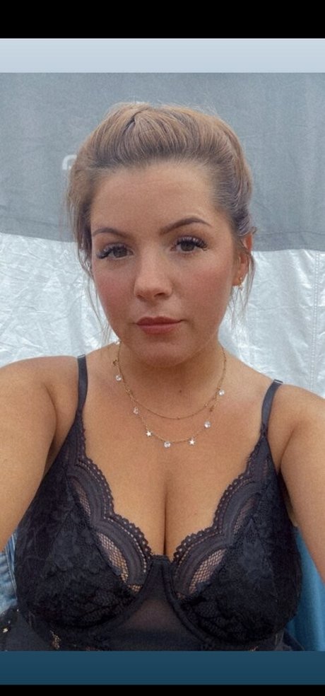 Laura Delaney star top photo