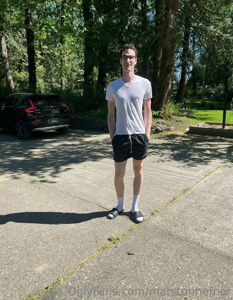 marstonhefner naked model photo