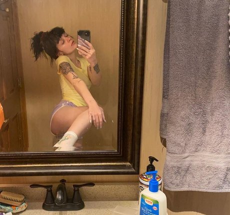 Bonnie Grace erotic star image