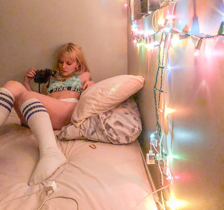 Bonnie Grace pornographic model pics