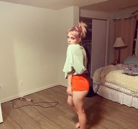 Bonnie Grace beautiful star images