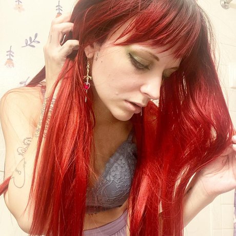 skinny shemale onlyfans best pics