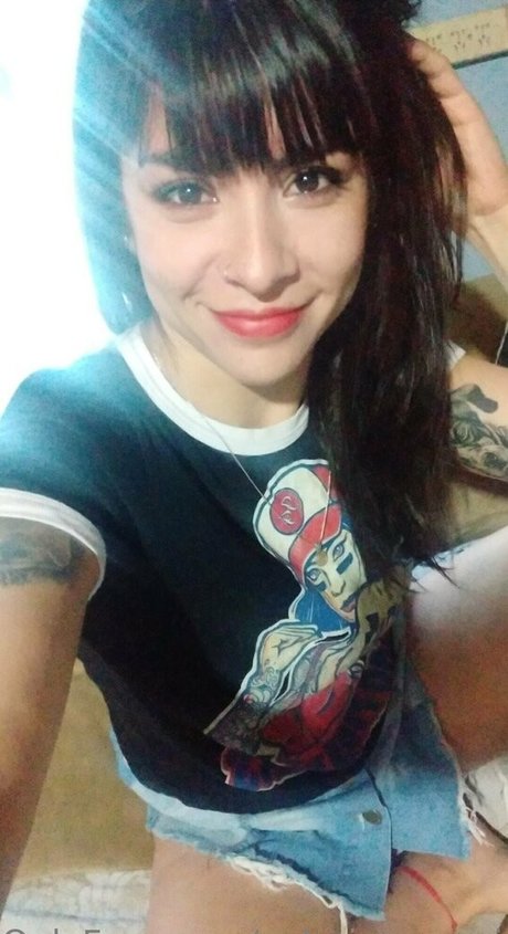 pampi cush sexy model pictures