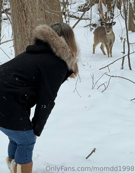 momdd1998 exclusive model photo