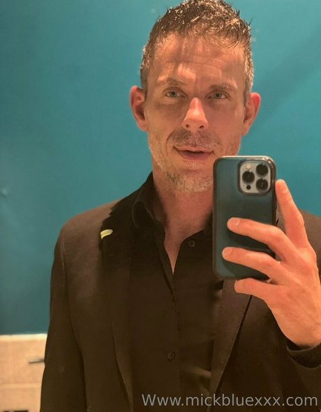 mickbluexxx star art galleries