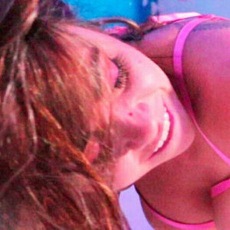 VaneYOGA adult model photos