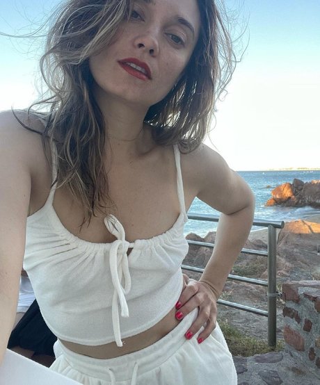 hairy legs onlyfans erotic gallery