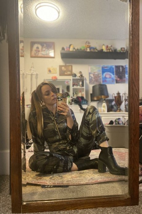 Pooky42 nice model pics