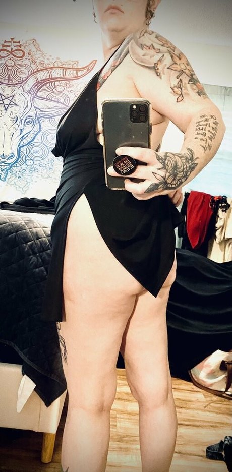 trashpanda4lyfeyo pornographic model galleries