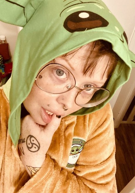 trashpanda4lyfeyo pornstar hd photo