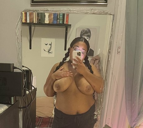 didilenox beautiful actress picture