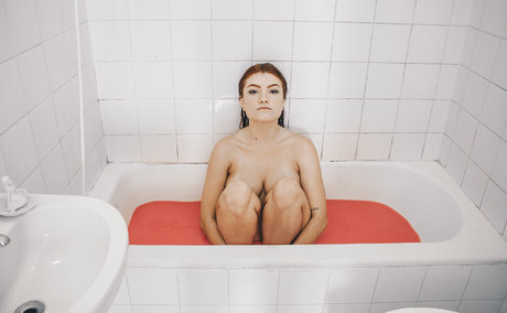 Ellora Haonne porn actress picture