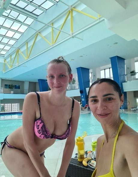 yladoyla model nude picture