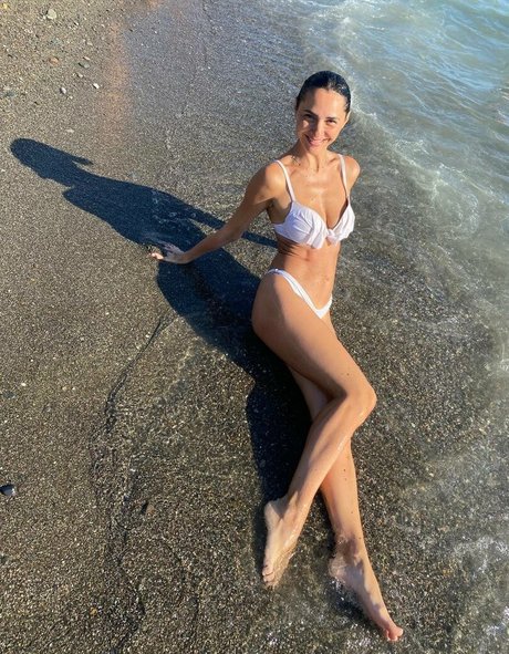 yladoyla naked pornstar img