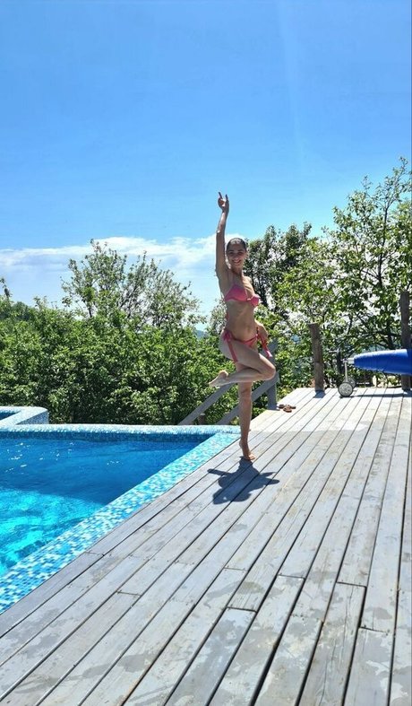 yladoyla erotic star img