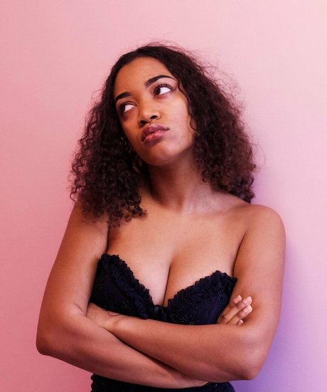 female popular onlyfans beautiful photos