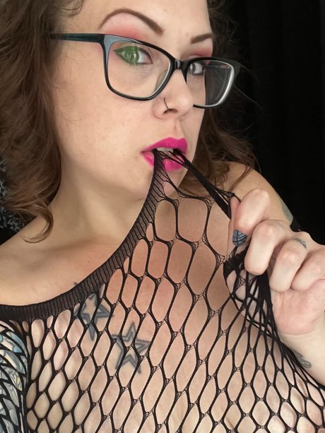 Smiles erotic star pic