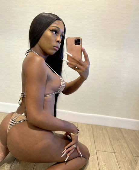 C H Y N A xxx pornstar img