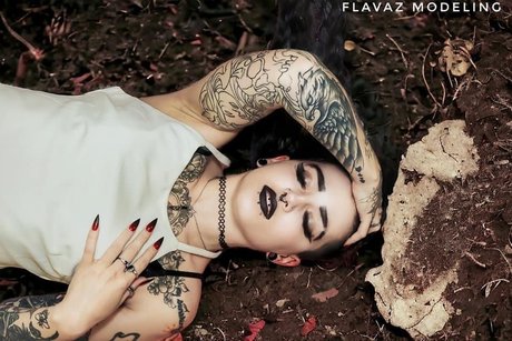 Siren Starr model hot img