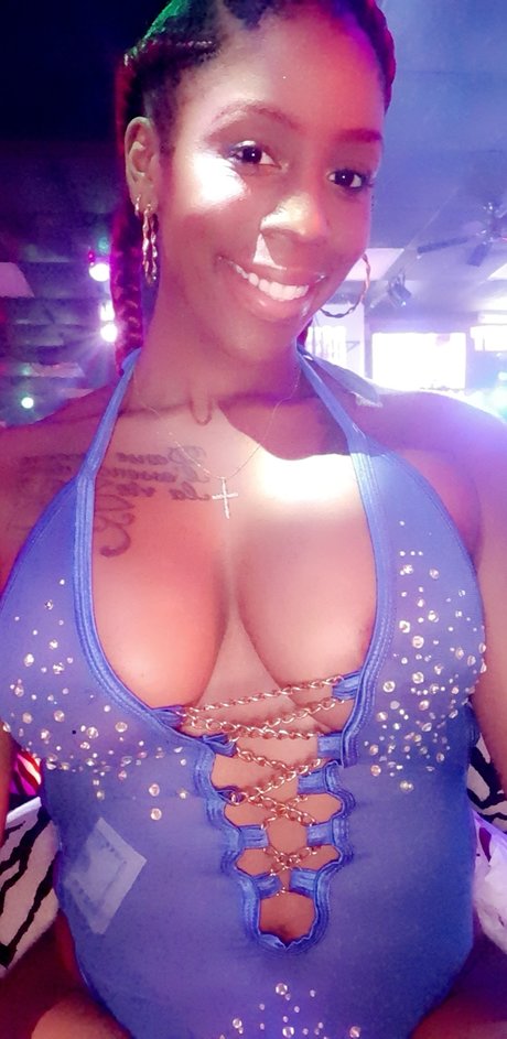 Phoenix Reign sexy actress archive