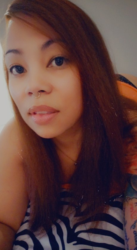 T L A adult model images