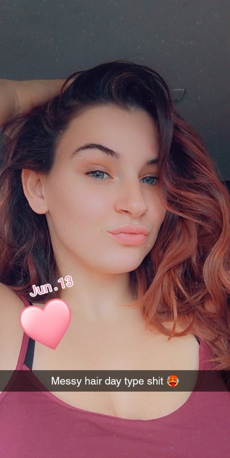 That Bitchhhh baddieee_ model exclusive pic