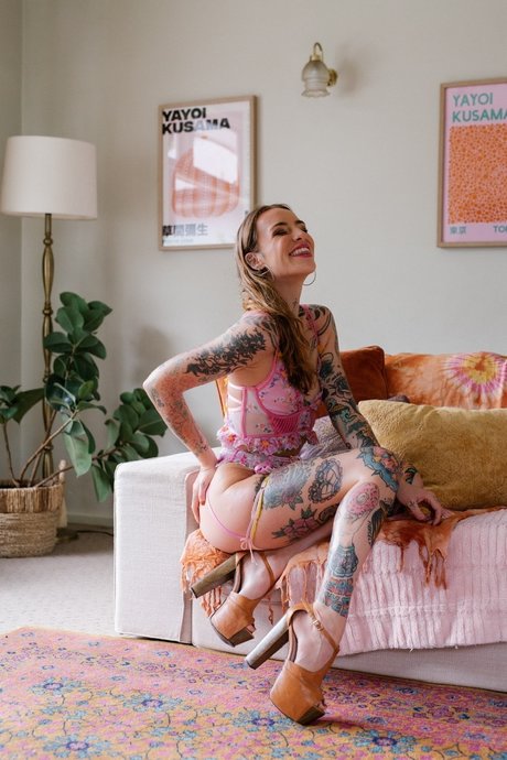 Pixie Fern pornstar picture