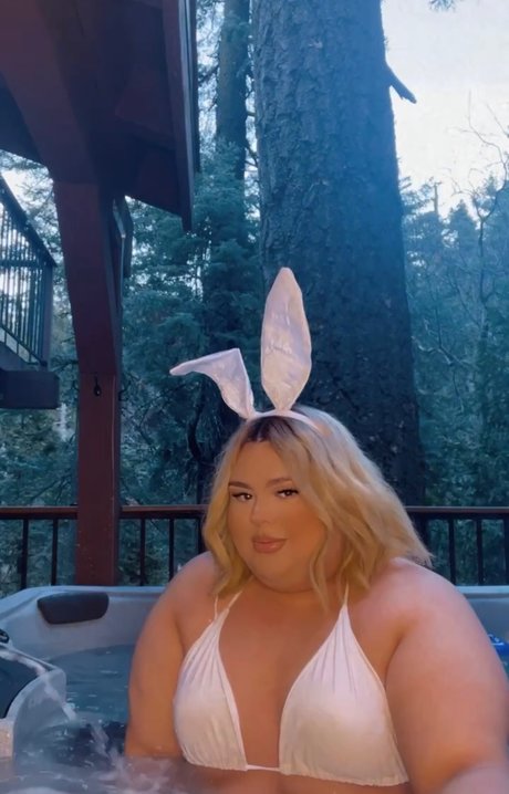 Charly Aguilar pretty star picture