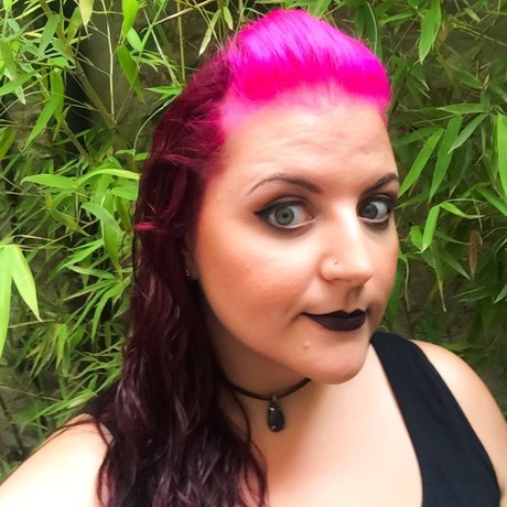 Raven FemDom star image