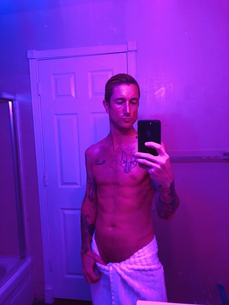 Hardin Wolf star hd img