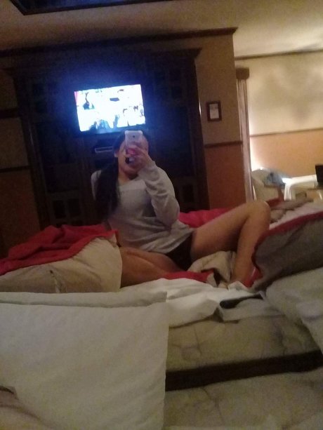 Polett Hernandez nude model img