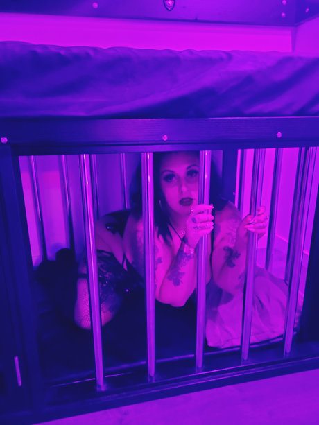 Lo Wilson naked pornstar image