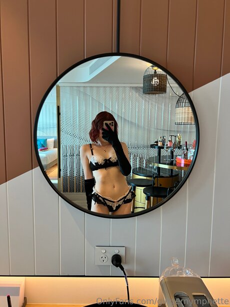 Luna Sparks New Subs FREE rating art actress image