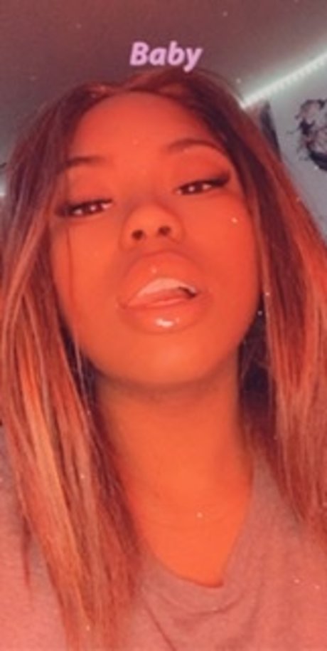 Oasis Cherry blossum model erotic picture