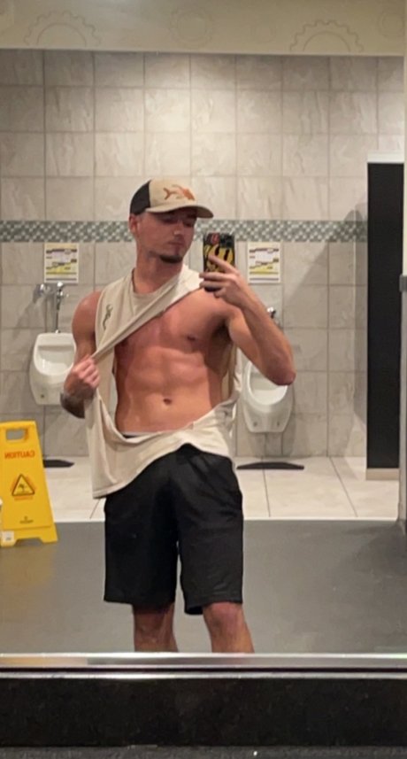 gay gym onlyfans top galleries