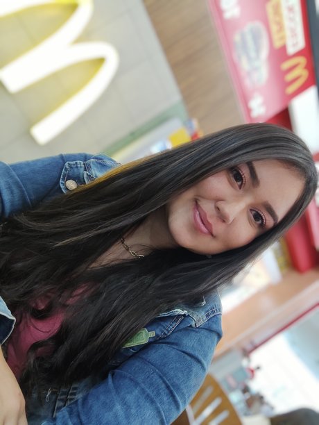 Fer Luxury erotic model pic