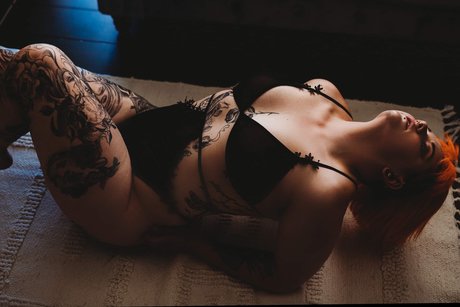 Mod Monarchx adult model photo