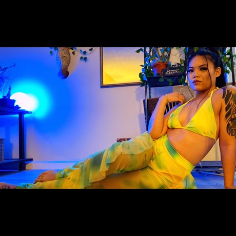 Ginnie Mae star art picture