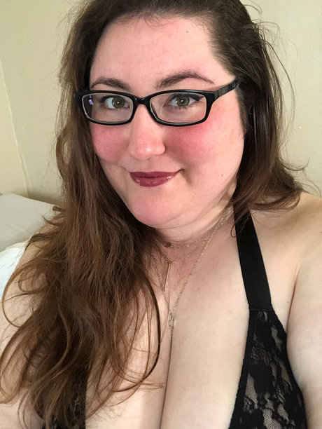 TheGoodHausfrau art actress pic