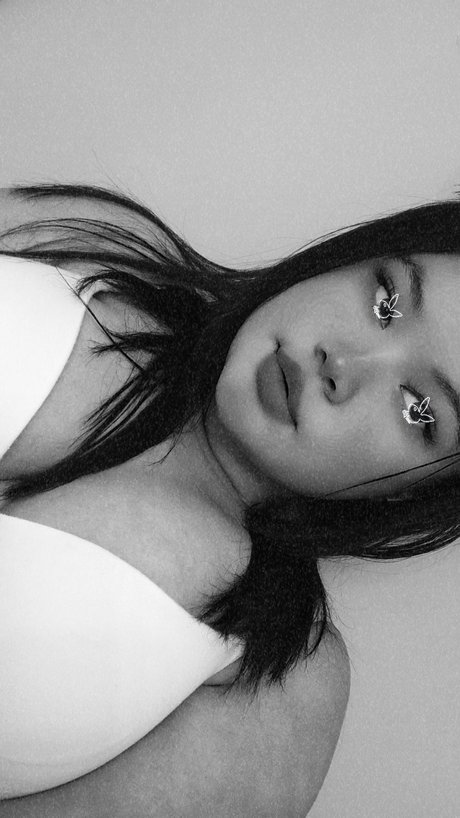 OnlyanitaVE sexy actress pictures