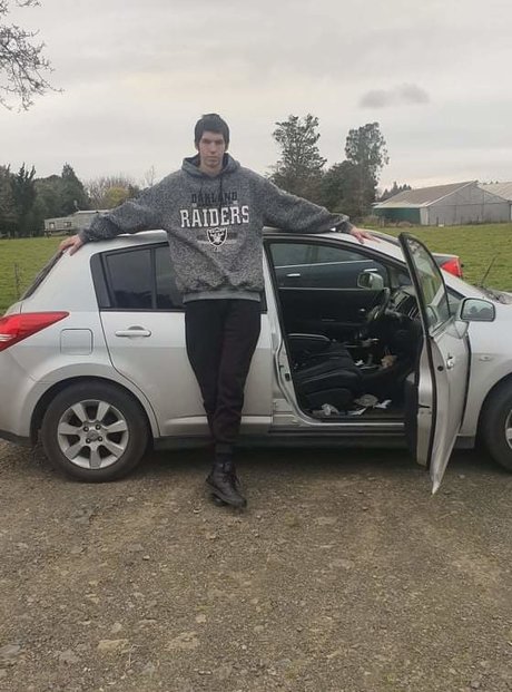 TheGiantKiwi star exclusive picture