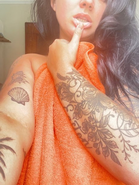 Annie Miracle actress photos