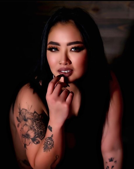 Mymyitsjessica exclusive pornstar image