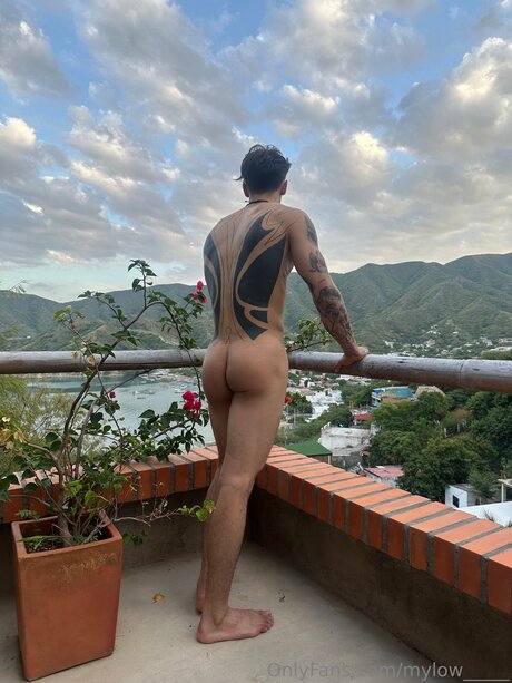 MilO hd pornstar photo