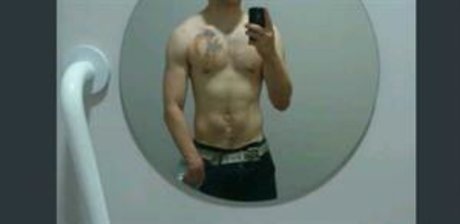 Mr Wrong model exclusive img