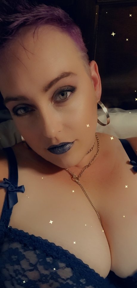 Mx Reign perfect actress pic