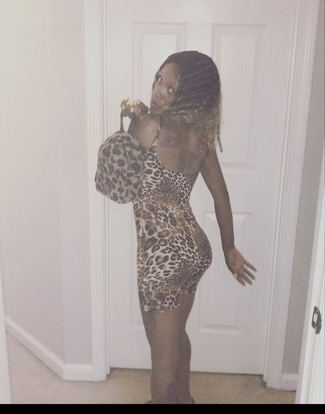 MekMek perfect pornstar pics