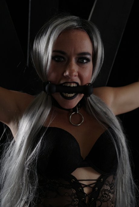 Obsidian Graves model xxx picture